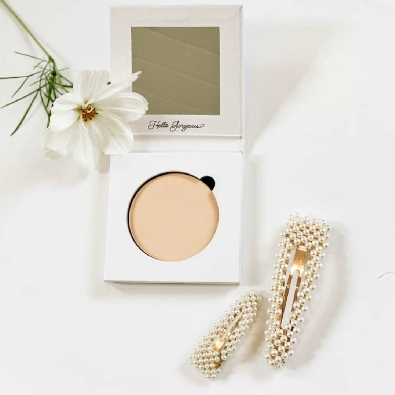 Beauty From Bees    Highlighter
This natural; pressed mineral form...