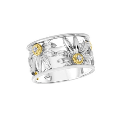 Canadian Diamond Daisy Ring 0.05ctw
10KT White &amp; Yellow Gold  

...