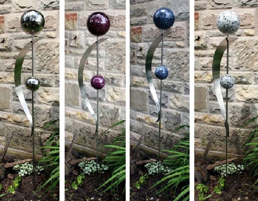 Abstract Metal Garden Stakes
Choose from 4 colours  