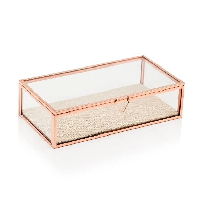 Glass Jewelry Box With Rose Gold Edges

Show off your best jewels...