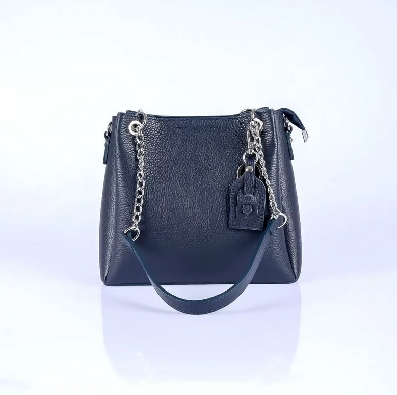 Tumbled Genuine Leather Shoulder Bag in Black
Made in Italy. 
Pal...