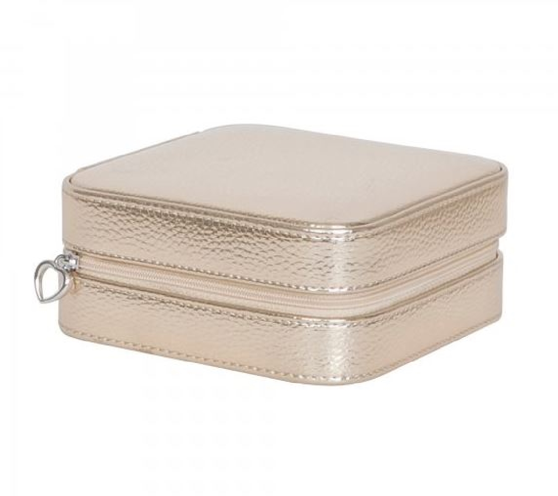 Lustrous metallic vegan leather
Square shape
...