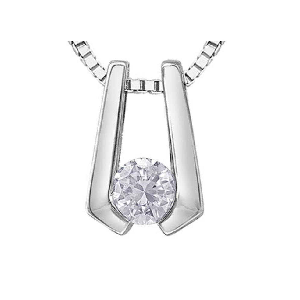 I Am Canadian&trade; Diamond Pendant 
0.173ctw
10...